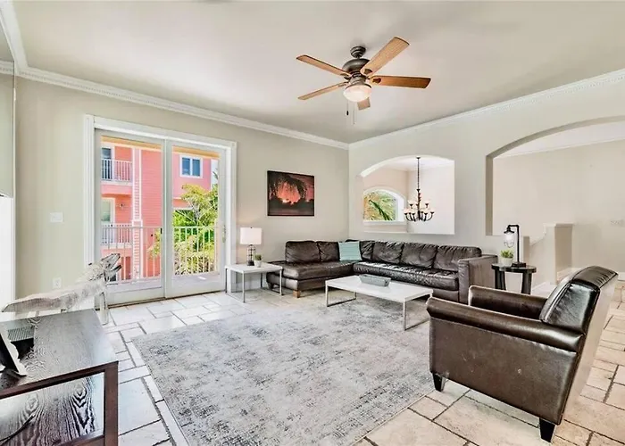 Ferienhaus Luxury House - Steps To The Clearwater Beach